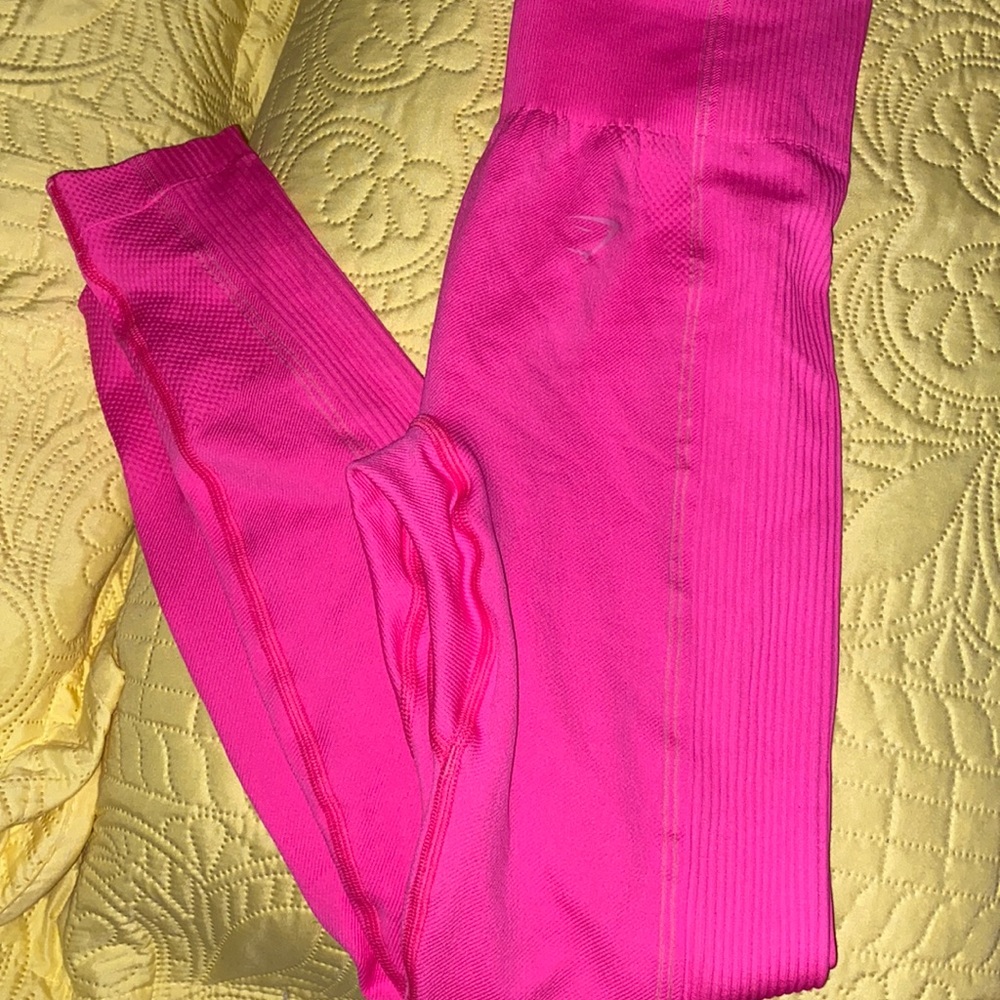 Gym shark leggings
